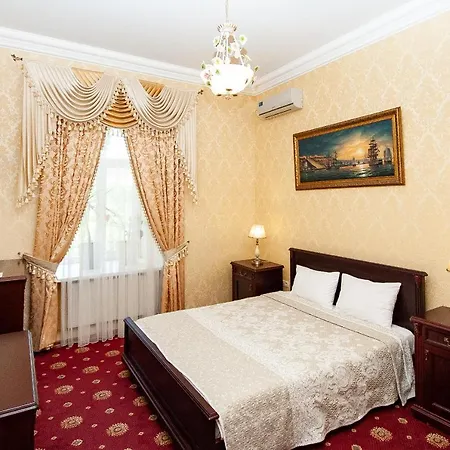 Queen Of Opera Hotel
