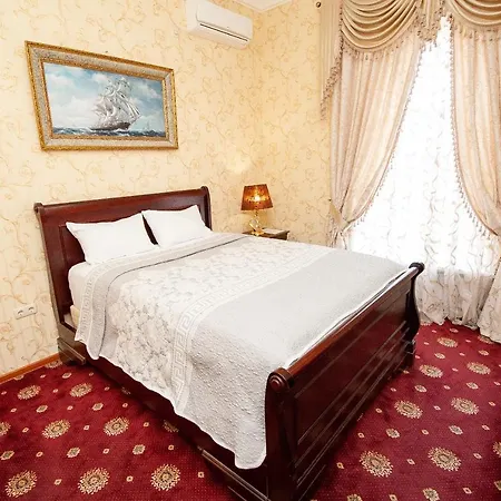 Hotel Queen Of Opera 3*