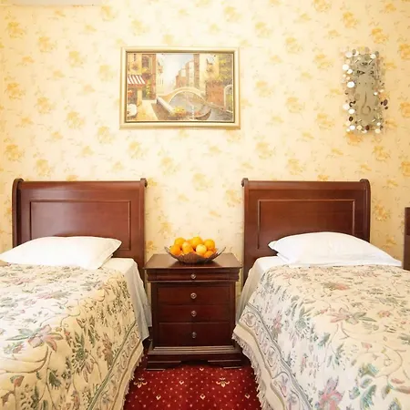 Queen Of Opera Hotel Odessa